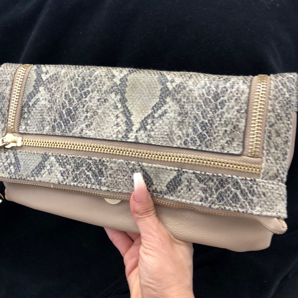 Snake skin clutch